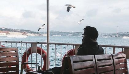 米神这球漂亮！米特里策左侧任意球直接破门，技惊四座梅开二度