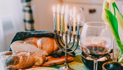 米神这球漂亮！米特里策左侧任意球直接破门，技惊四座梅开二度